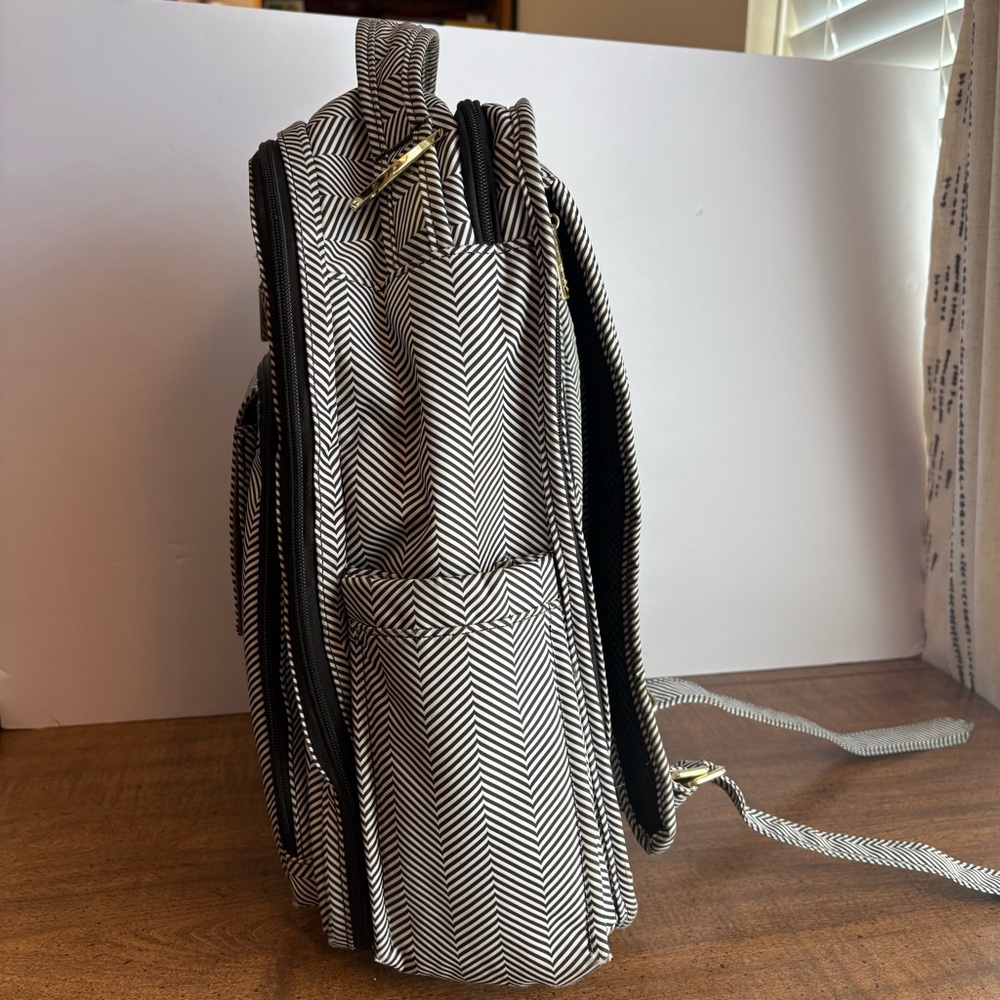 Ju-Ju-Be Be Right Back Diaper Bag black & white striped with gold hardware - Picture 7 of 13